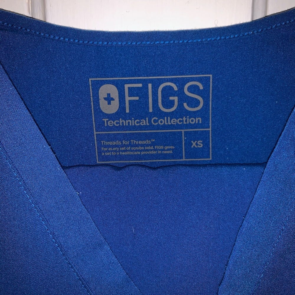 🔷 Royal Blue FIGS Scrub Top 🔷
